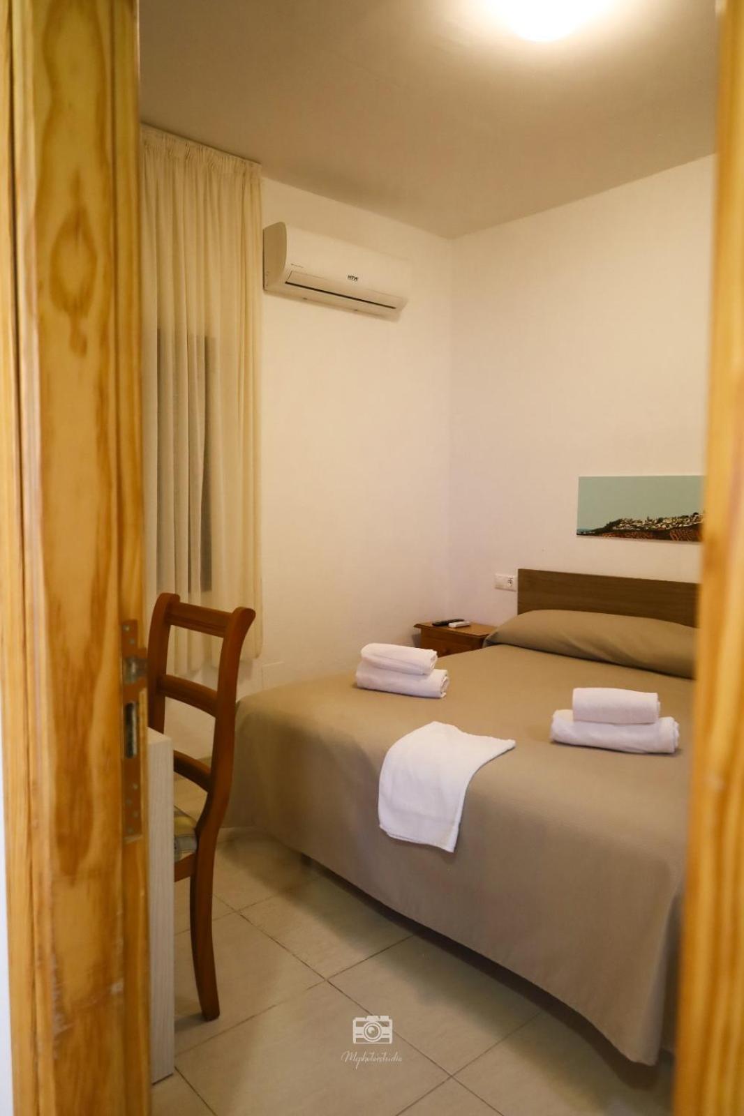 Hospedium Dlj Hostal Ben Nassar Arjona Zewnętrze zdjęcie